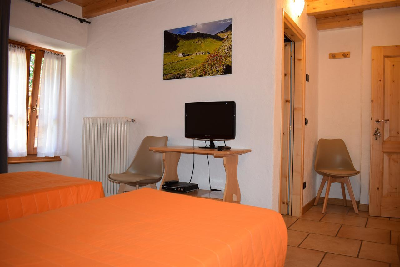 Hotel Italo-Svizzero Chiavenna Esterno foto