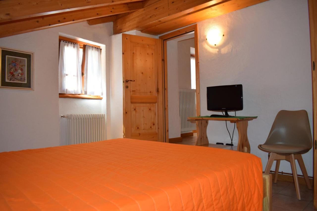 Hotel Italo-Svizzero Chiavenna Esterno foto