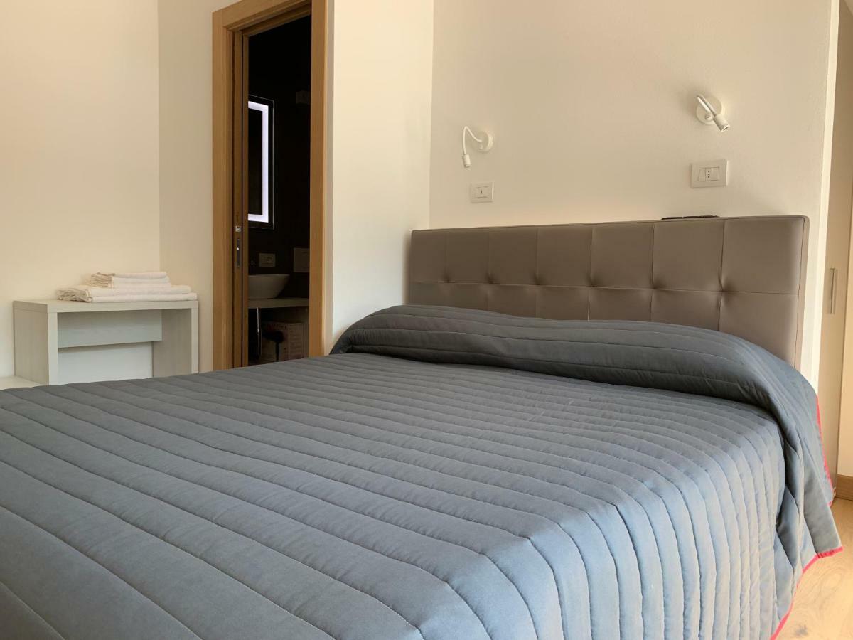 Hotel Italo-Svizzero Chiavenna Esterno foto